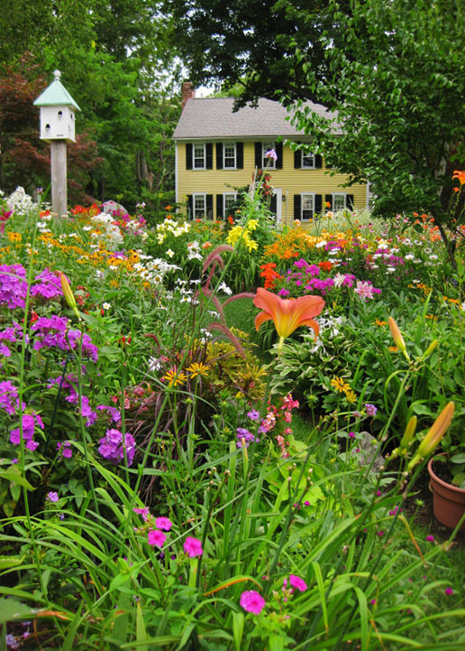 English-Cottage-Gardens-Perennials-Bulbs-Shrubs